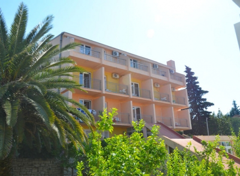 Fantastická letná dovolenka na chorvátskom ostrove Korčula. Pobyt s raňajkami v Hoteli Borik s výhľadom na polostrov Pelješac. 