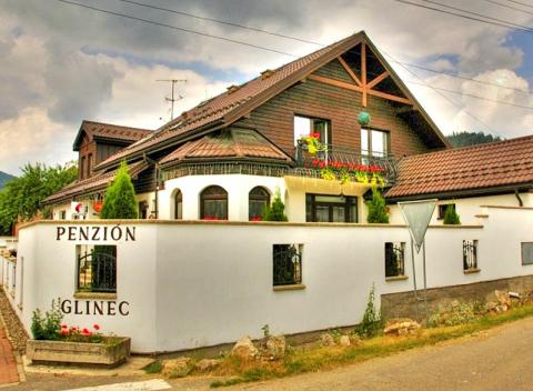 Dovolenka pre dvoch v Penzióne Kamenný Dvor v malebnom kúpeľnom mestečku Vyšné Ružbachy s polpenziou a kúpaním v termálnom jazierku Kráter.