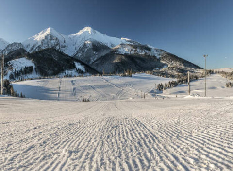 Celý deň alebo rovno celú sezónu na svahu v Skicentre Strednica.