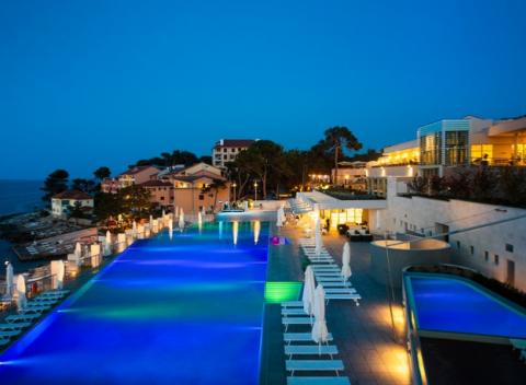 Kúsok raja na najkrajšom ostrove Jadranského mora, na ostrove Lošinj. Rodinná dovolenka s polpenziou a wellness vo Vitality Hotel Punta****.