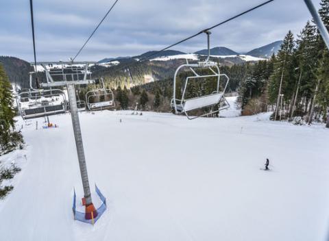 Túžite po poriadnej lyžovačke? Užite si ju vo Veľkej Fatre so zlacneným skipasom do Valčianskej doliny a ubytovaním v Hoteli Gader*. 