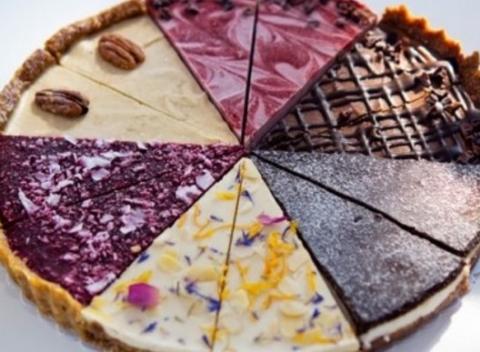 Koláčiky od Frangipani, to je závislosť. Sú zdravé, raw, vegan, bez vajec, rafinovaného cukru, lepku či laktózy. 2 celé torty či 12 kúskov.