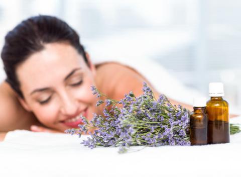 Objavte silu prírody, krásy, zdravia a vitality. Masáž chrbta, celotelová alebo relaxačná levanduľová masáž v masážnom salóne Shakya Shine. 