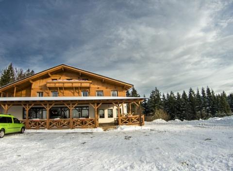 Rodinná dovolenka v Beskydách s ubytovaním v hoteli Martiňák*** počas zimnej sezóny i na jar. Užite si relax v nádhernej prírode. 