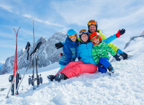 SKI Mlynky – Biele Vody s celodenným skipasom (nenáročný svah ideálny pre rodiny s deťmi).