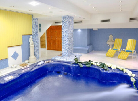 Relaxácia pri kúpeľoch Bük v Hoteli Irottkö *** s neobmedzeným wellness a polpenziou + dieťa zdarma.