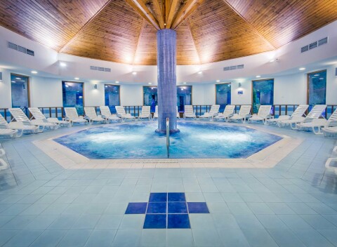 Erzsebet Park Hotel ***superior s neobmedzeným wellness a polpenziou + 2 deti zdarma.