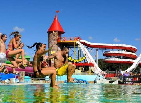 Objavte miesto plné dobrodružstva a zábavy. Celodenný vstup do Aquaparku Tatralandia a možnosť upgradu na vstup do Gino Paradise Bešeňová.