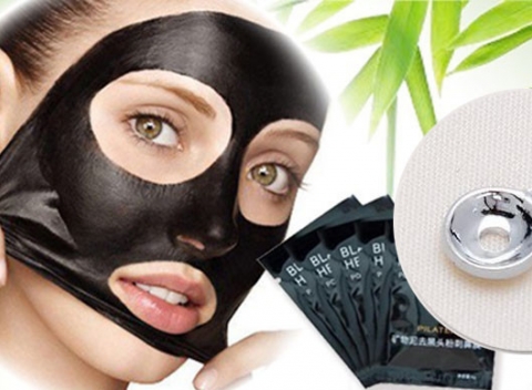 Vysoko efektívna maska obsahujúca aktívne bambusové uhlie a profesionálny nástroj dokážu s pleťou zázraky, zbavia ju všetkých nedokonalostí.