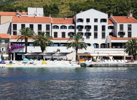 Relax v obľúbenom letovisku pri azúrovom Jadranskom mori. Pobyt s polpenziou v komfortnom hoteli Podgorka v centre malebnej Podgori. 