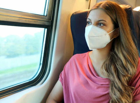 Certifikovaný 5-vrstvový respirátor KN95/FFP2 bez výdychového ventilu.