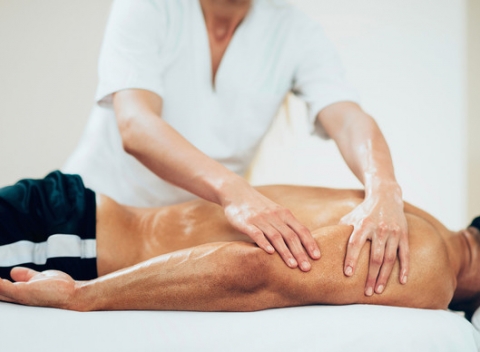 Celotelová masáž - kombinácia klasickej a športovej masáže. Blahodárne účinky presne mierených hmatov uvoľnia vaše svaly a rozprúdia krv. 