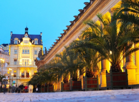 Nezabudnuteľná dovolenka v najznámejších českých kúpeľoch. Pobyt pre dvoch v Hoteli Gejzír *** v Karlových Varoch s polpenziou.