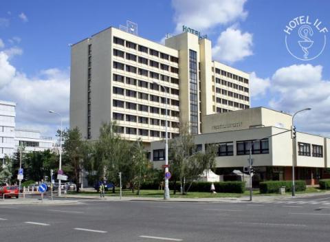 Spoznajte krásy a pamiatky romantickej Prahy. Príjemný pobyt s raňajkami v hoteli ILF*** len 10 minút metrom od historického centra. 