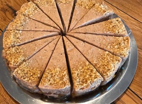 Zrnko. torty - poctivé dezerty z domácich surovín s osobným odberom. Pochutnajte si na výbornej tortičke upečenej len pre vás. 