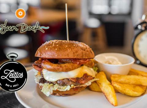 Pulled Pork Burger, Cheese Burger alebo BBQ Cheese Burger v štýlovom bare Zeitlos. Bar stratený v čase, ukrytý v uliciach Bratislavy. 