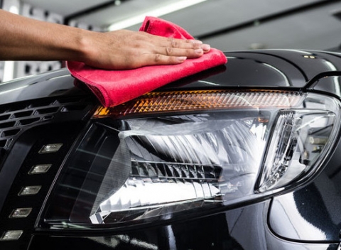 Umývanie exteriéru, čistenie interiéru a aplikácia špeciálnej NANO technológie.