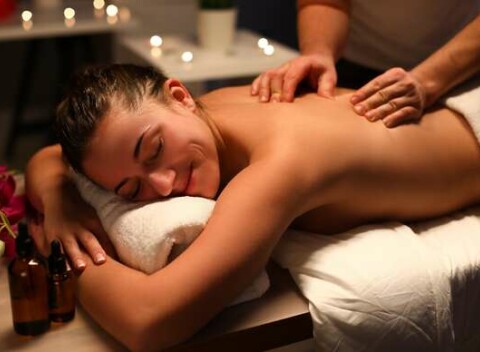 Veľký výber masáží: klasická, reflexná, čokoládová, večerná či aróma.