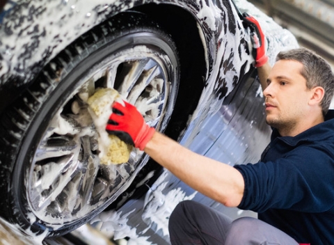 Zverte svoje auto do rúk odborníkom. Umývanie exteriéru a interiéru, aplikácia špeciálnej NANO technológie.