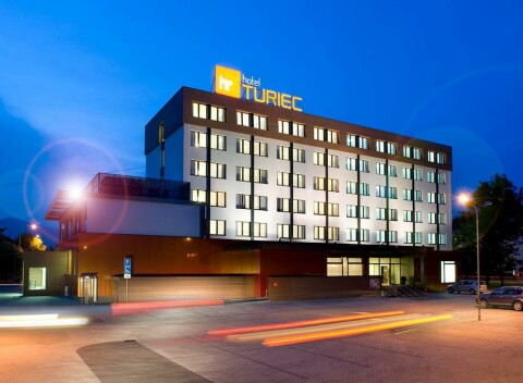 Jedinečný relax pod Veľkou Fatrou v Hoteli Turiec s nádherným výhľadom na hory.