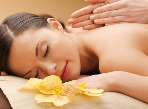 Luxusné celotelové masáže v salóne Shakya Shine. V ponuke novinka s opojnou vôňou čokolády a citrusových plodov. 100 min. dokonalého relaxu.