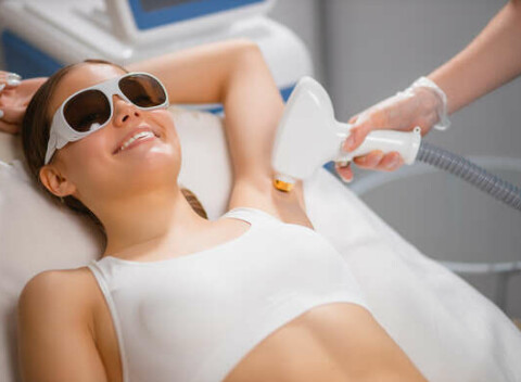 Trvalá IPL epilácia ktorejkoľvek časti tela (nohy, slabiny, podpazušie, obočie, pery).