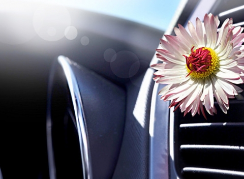 Kompletný servis auta. Dezinfekcia klimatizácie v MM autocentrum Bratislava. Zdravšie prostredie bez baktérií a plesni vo vnútri auta.