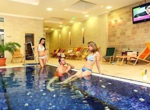 Doprajte si dovolenku v hoteli Ködmön**** v malebnom kúpeľnom mestečku Eger. Pobyt s neobmedzeným wellness, termálnymi kúpeľmi a polpenziou.