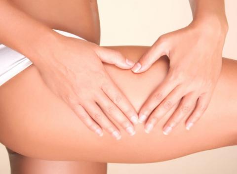 Nezúfajte a zbavte sa škaredých hrbolčekov na pokožke. Vyberte si z 3 zoštíhľujúcich procedúr na odbúranie celulitídy v Tonik line studiu.