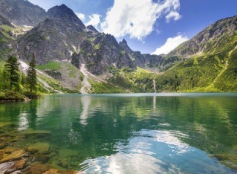 Užite si dovolenku v lokalite Vysokých Tatier v penzióne Kriváň. Tešte sa na polpenziu, zľavu do aquaparku Poprad a tiež na krásnu prírodu.