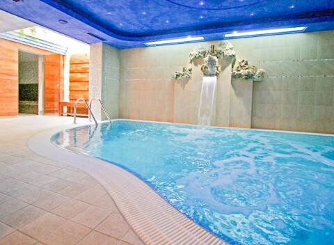 Hegykő v Hoteli Tornacos *** s neobmedzeným wellness, polpenziou a zľavou na vstup do termálov.