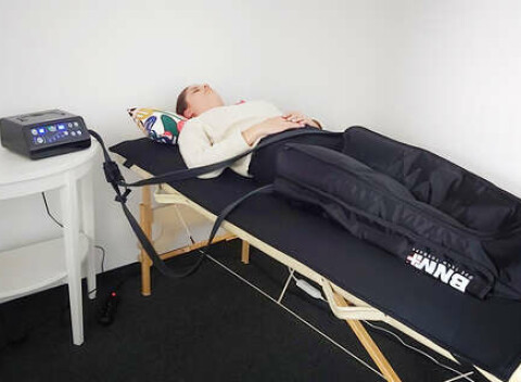 Kompresná prístrojová lymfodrenáž proti chronickej únave, bolestiam a celulitíde.