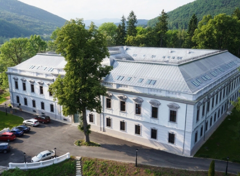 Pobyt plný luxusu a histórie v kaštieli Gino Park Palace**** v izbách De Luxe platný až do konca roka 2017 s polpenziou a wellness.