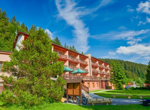 Javorníky v Hoteli Podjavorník s obedovým balíčkom na výlety, zľavami na wellness a polpenziou.