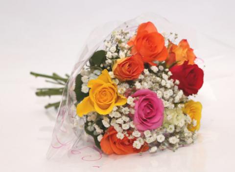 Kytička ruží alebo tulipánov s donáškou v Poprade.  Niekedy slová nie sú potrebné, kytica kvetov to povie s láskou za vás.