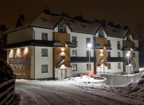 Dovolenka uprostred prírody v mestečku Zakopané, ktoré dýcha tradíciami. Pobyt v úplne nových a moderných apartmánoch Tatry Apart. 