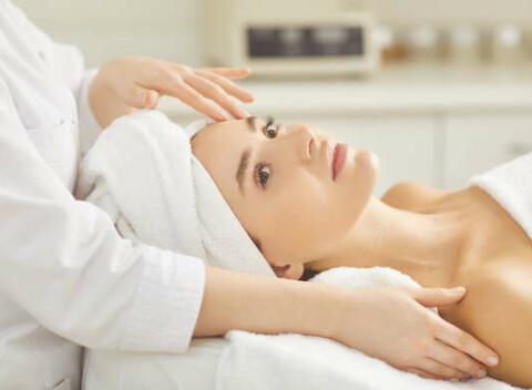 Ošetrenie pleti Fresh caviar alebo očného okolia Ericson Laboratoire.