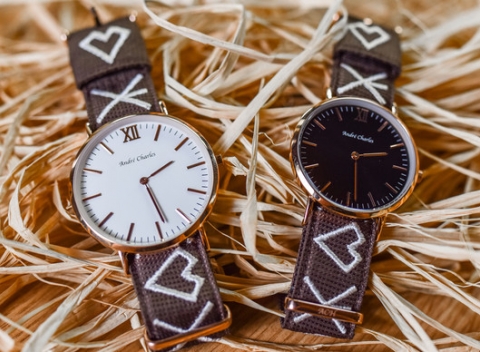 Limitovaná edícia elegantných hodiniek André Charles s čičmanským vzorom. 