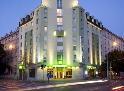 Víkend plný zážitkov v stovežatej Prahe s ubytovaním a raňajkami v ekologickom Plaza Alta Hotel****.