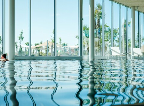 Celodenný vstup pre jednotlivcov i rodiny do termálnych kúpeľov MJUS World Resort & Thermal Park ****.