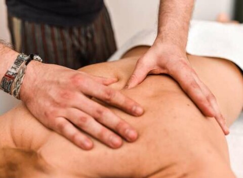 Aromaterapeutická alebo klasická masáž - dokonalé uvoľnenie, regenerácia a liečebný efekt.