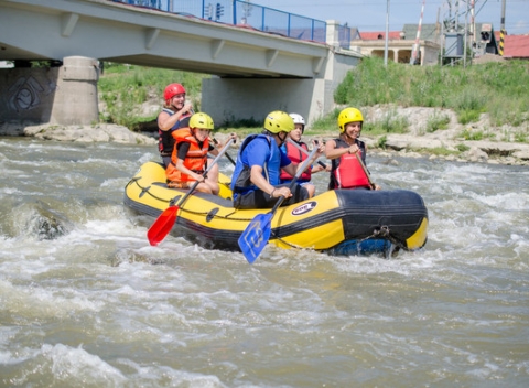 Rafťákmi na Hornáde pri Košiciach. Vydajte sa za dobrodružstvom na 5. najdlhšiu rieku na Slovensku. 