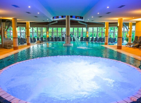 Luxus v Lotus Therme Hoteli & Spa ***** s termálnymi bazénmi, saunovým svetom, šampanským a polpenziou.