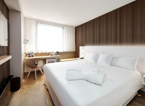 Praha v pokojnej časti pri Vyšehrade v Hoteli Occidental Praha **** s drinkom a fitness + raňajky.