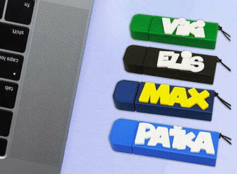 Originálne USB kľúče s vlastným 3D textom (vyrobené na Slovensku).