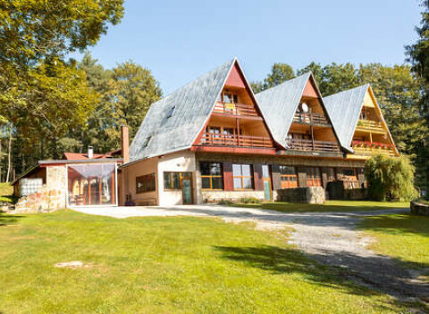 Chata Horský dom pre 6 – 17 osôb vo výbornej tichej lokalite pri Levoči, s dlhou platnosťou.