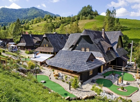 Ľudové drevenice a aktívny oddych v Malej Fatre, vírivka, polpenzia v penzióne Jánošikov dvor.