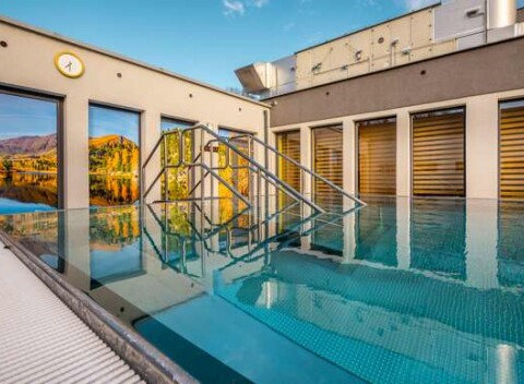 JESENNÁ AKCIA: Hotel priamo v Termáloch Malé Bielice s voľným vstupom do bazénov a možnosťou plnej penzie.