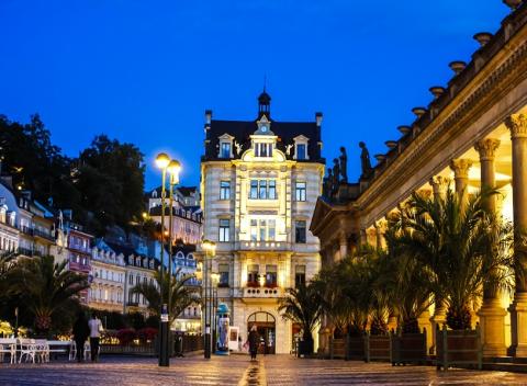 Načerpajte sily v 4* exkluzívnom hoteli v Karlových Varoch s wellness, procedúrami a polpenziou.