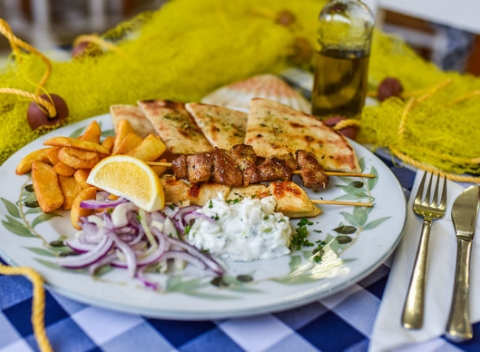 Špeciálne menu – ochutnávka originálnej gréckej kuchyne pre 2 osoby v Taverne.